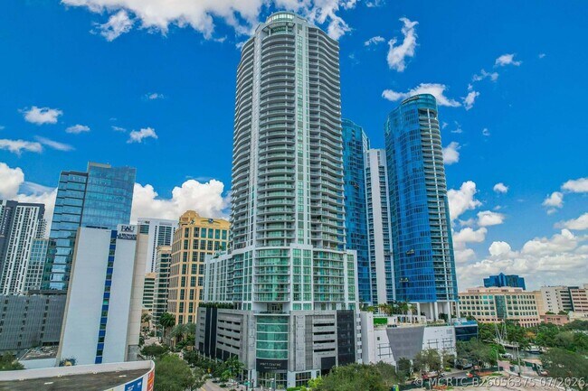 Building Photo - 100 E Las Olas Blvd