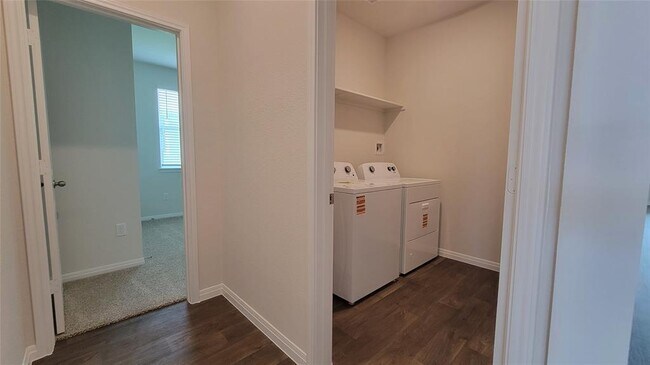 Building Photo - 115 Palo Pinto Dr