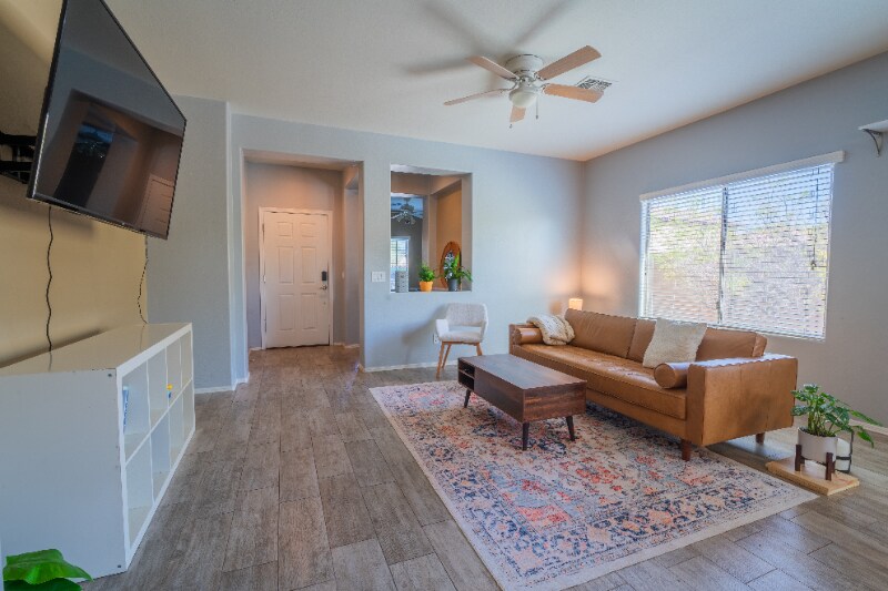 Building Photo - 2313 N Presidential Dr