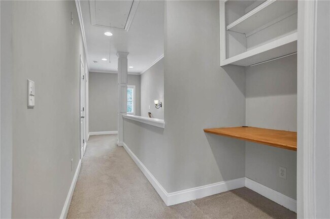 Building Photo - 3026 Eltham Pl