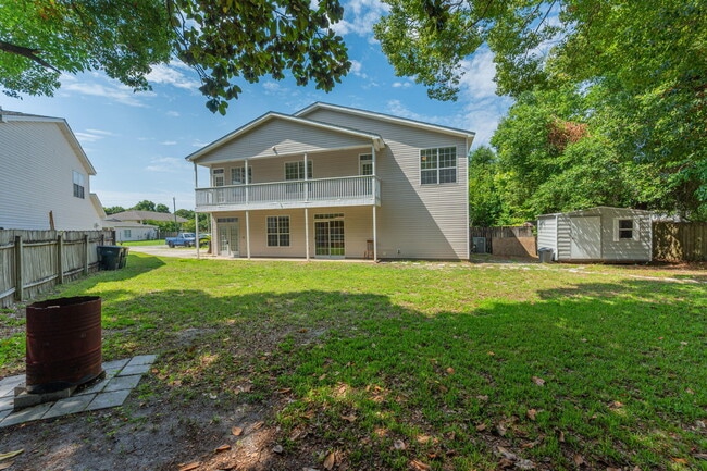 Building Photo - 17 Chatelaine Cir SE