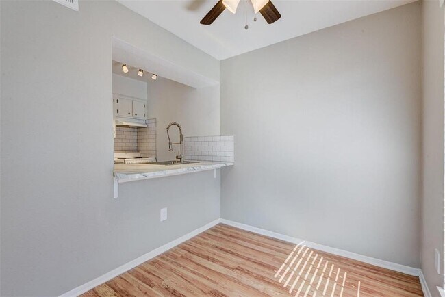 Building Photo - 513 Ridge St