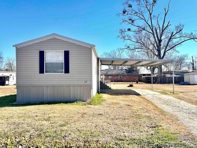 Building Photo - 8338 Hackberry St