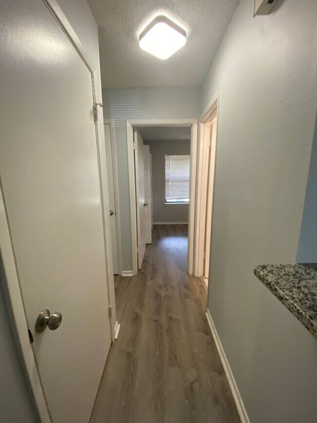 Building Photo - 2 Bedroom 1 Bath condo in Orlando for RENT