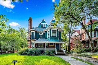 Building Photo - Randolph Manor