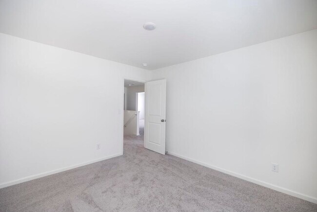 Building Photo - 134 Price Ml Trl