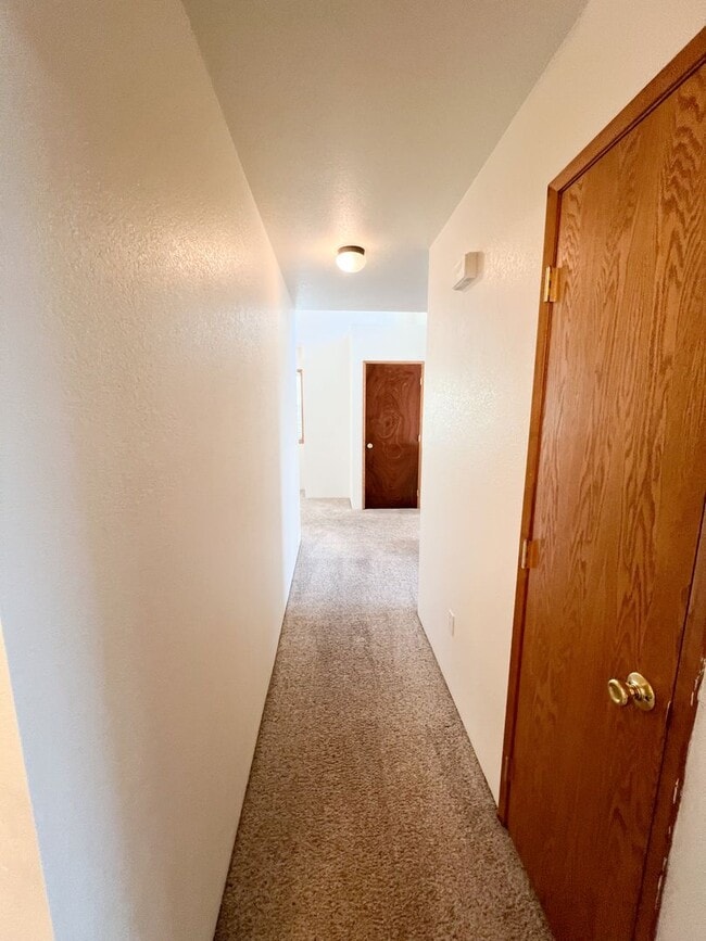 Building Photo - Triplex 5417 - 5421 North Hills Drive