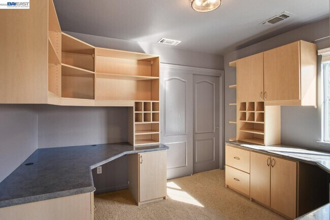 Building Photo - 2301 Mountain Springs Dr