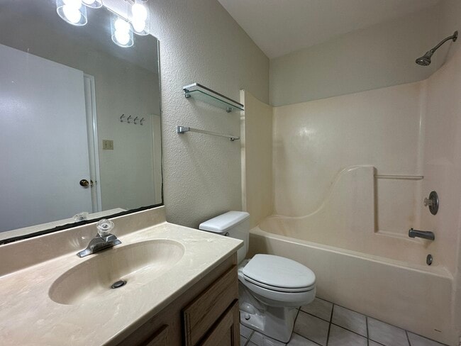 Building Photo - 15357 Yardarm Ct