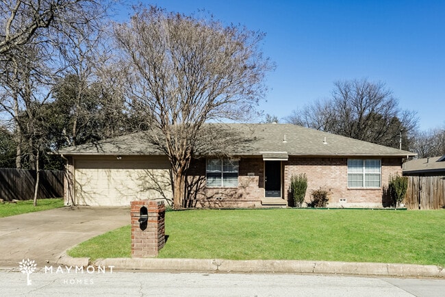 Building Photo - 403 Vernon Castle Ave