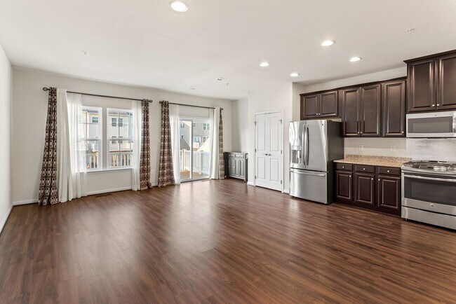 Building Photo - 6405 Walcott Ln
