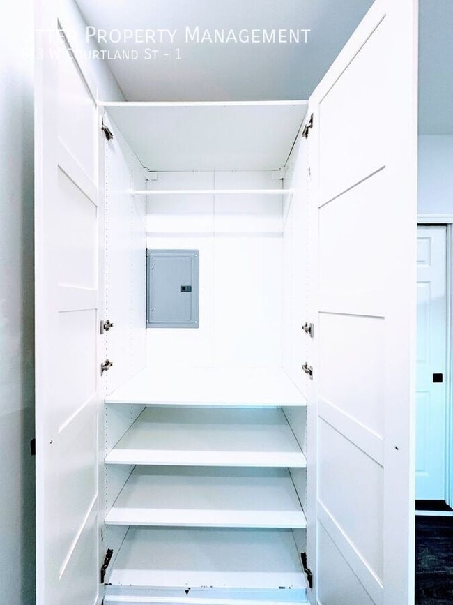 Building Photo - 613 W Courtland St