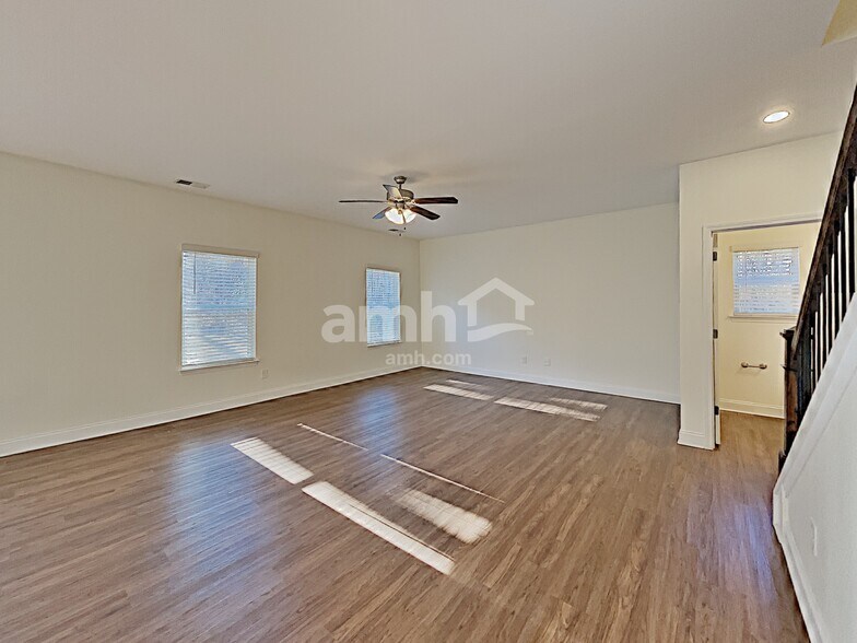 Building Photo - 121 Haeven Trail