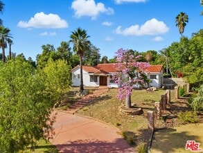 Building Photo - 10440 Johanna Ave