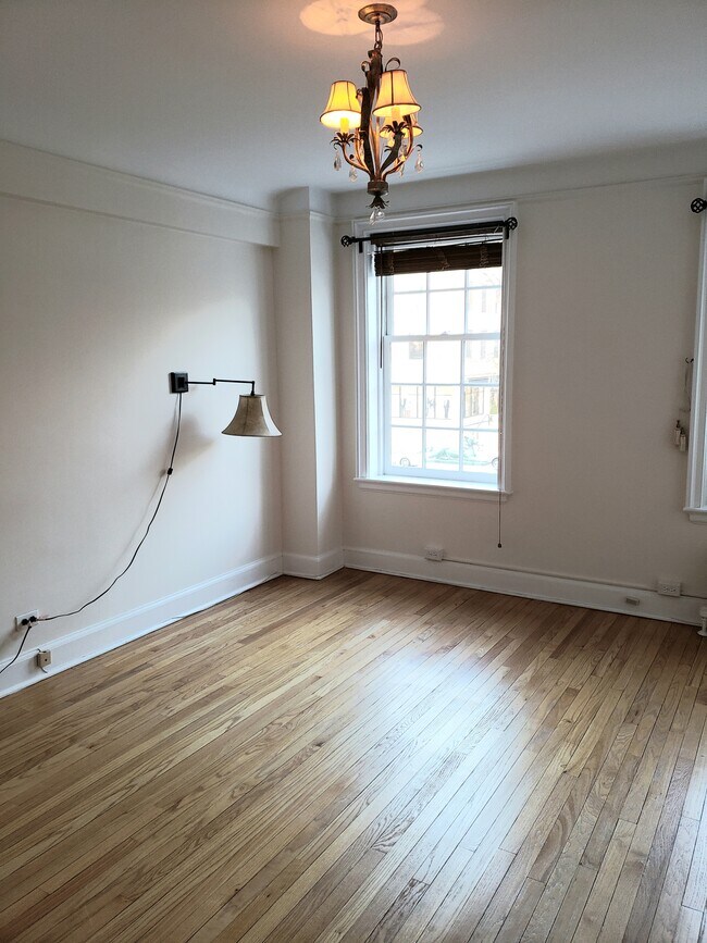 Bedroom - 3 Palmer Square W