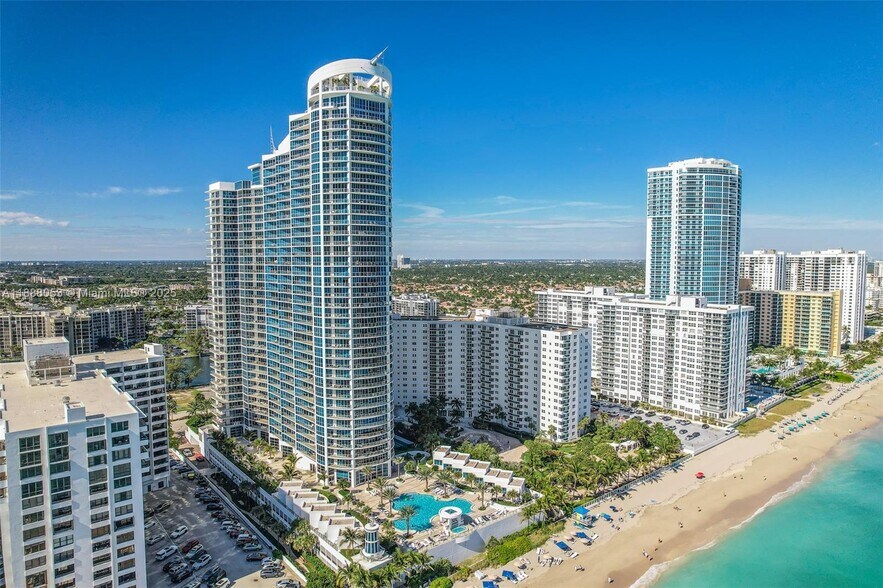 Building Photo - 3101 S Ocean Dr