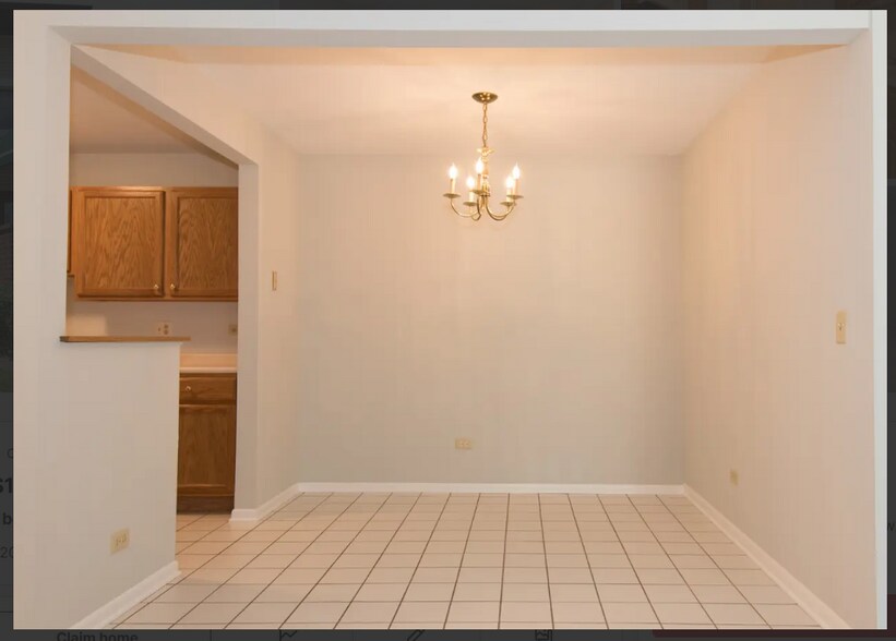 Building Photo - 920 N Lakeside Dr