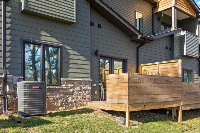 Building Photo - 4123 Outpost Wy