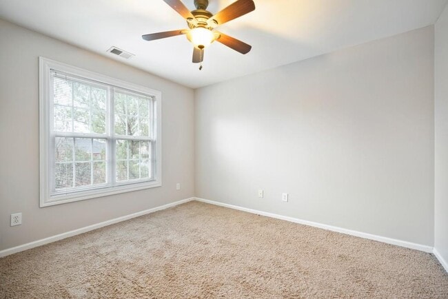 Building Photo - 961 College Pl Ct NW