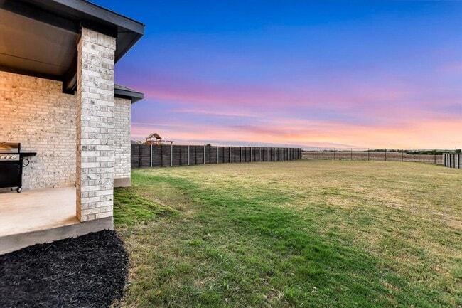 Building Photo - 737 Leeward Pass