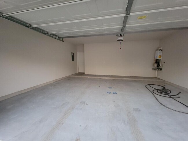 Building Photo - 138 Sawtooth Mountain Way