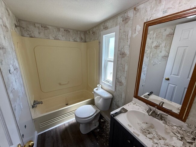 Building Photo - 3 Bed 2 Bath Mobile Home with Storage Shed...