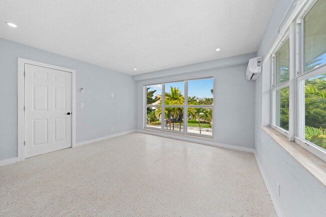 Building Photo - 3220 NE 7th St