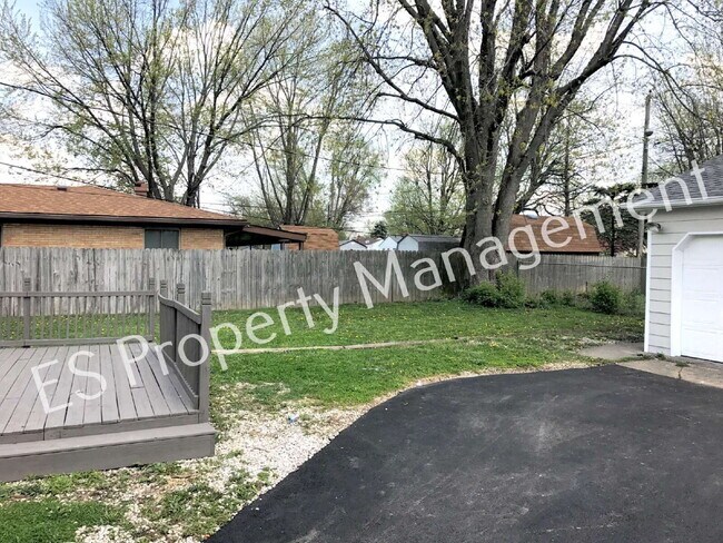 Building Photo - Cozy 3 Bedroom 1 Bathroom Ranch in Wayne township.