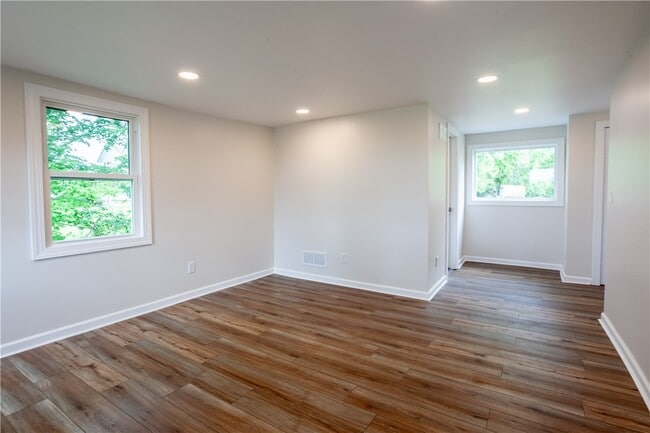 Building Photo - 5252 Arbor Rd