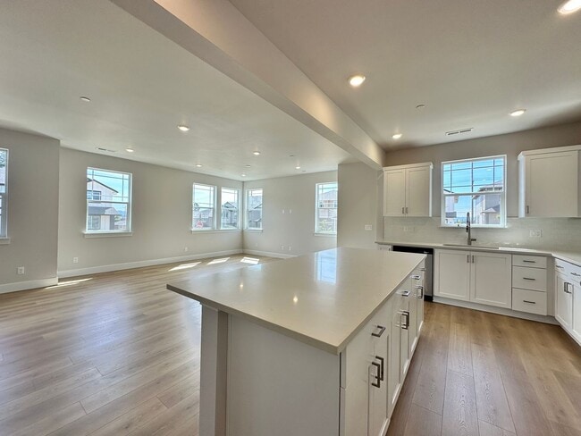 Building Photo - Brand New 5 Bedroom Home in Bull Mountain ...