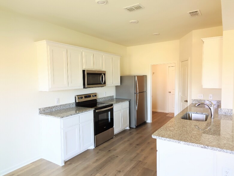 Building Photo - 4702 Hoover Ct