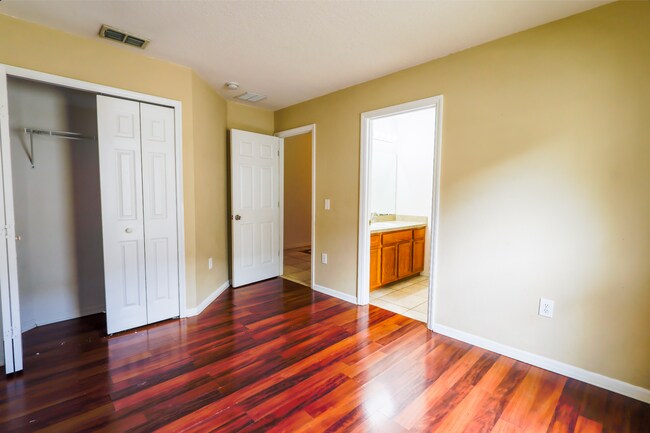 Building Photo - 2674 Willow Glen Cir