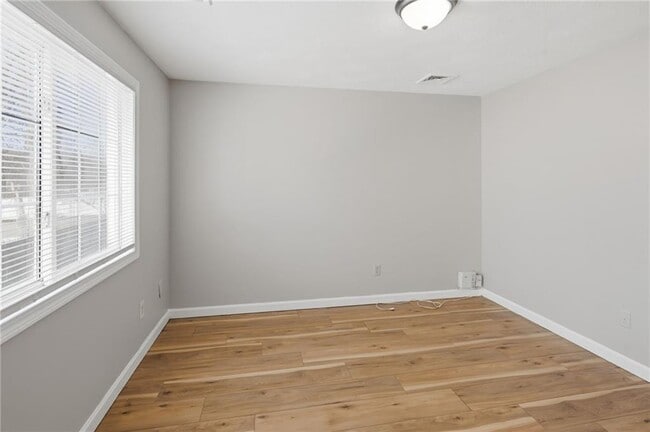 Building Photo - 18 Joseph St