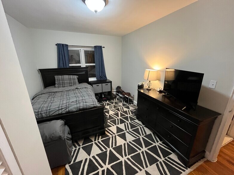 Building Photo - 61 Selkirk Rd