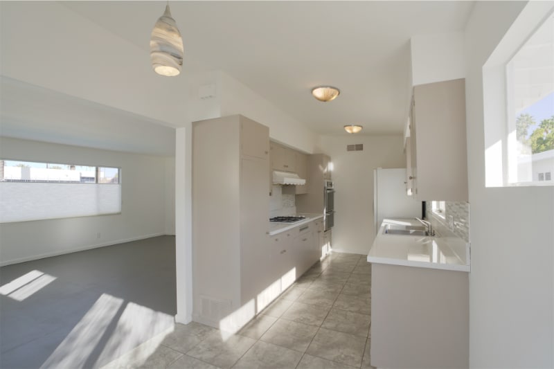 Building Photo - 975 E Camino Parocela