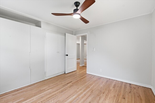 Building Photo - 7725 Robinson St