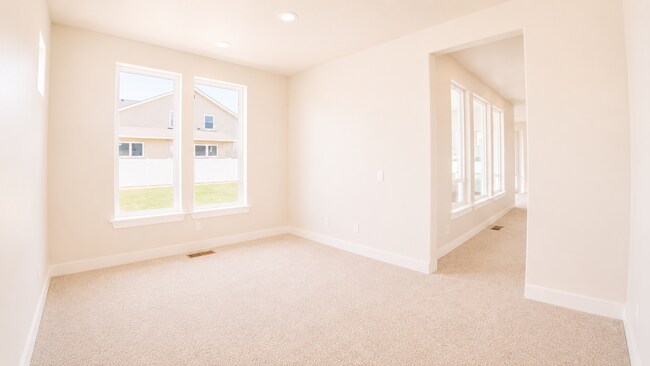 Building Photo - 5608 S Rosalia Wy