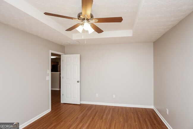 Building Photo - 533 Arrowhead Dr