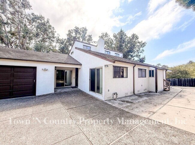 Building Photo - 26142 Carmel Knolls Dr