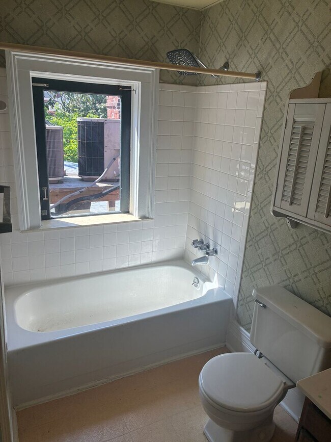 Building Photo - 1454