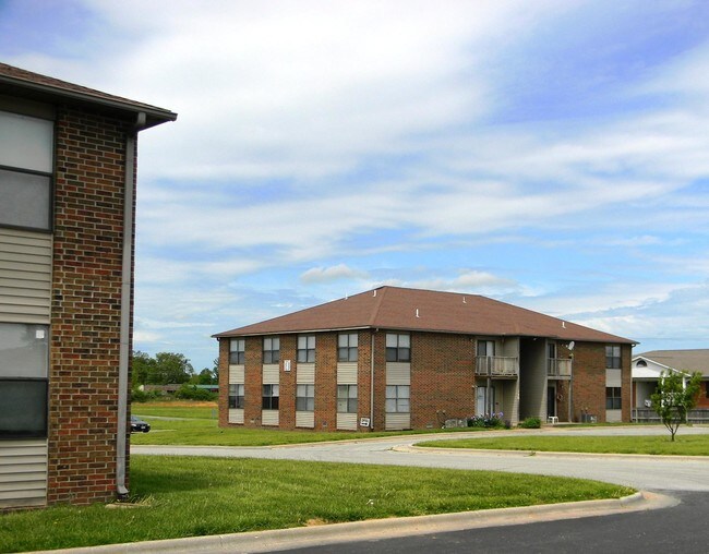 Nixa Place Apartments 750 Brett Cir Nixa MO 65714 Apartment Finder