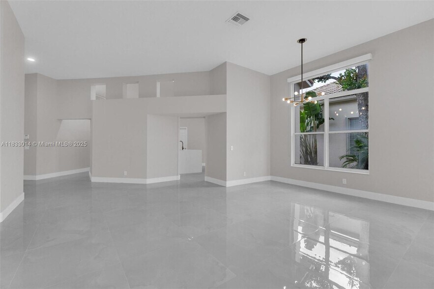 Building Photo - 2553 Bay Pointe Dr