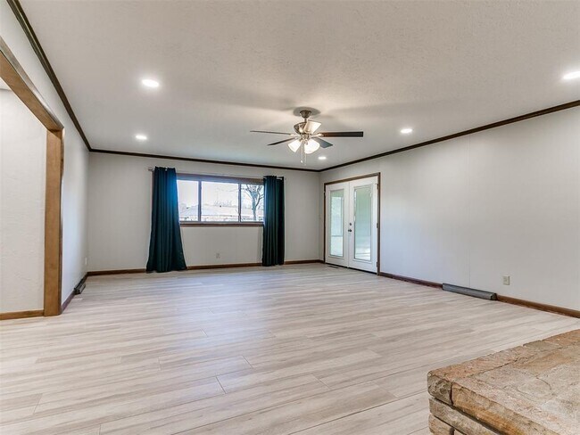 Building Photo - 2641 Osborne Dr