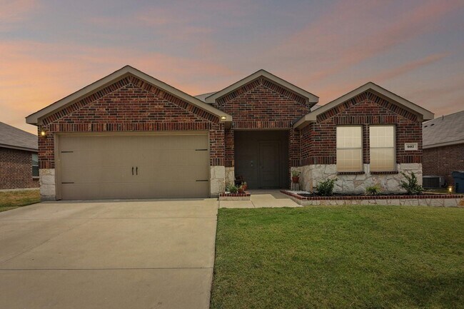 Building Photo - 3/2 in Magnolia Master Planned Community!