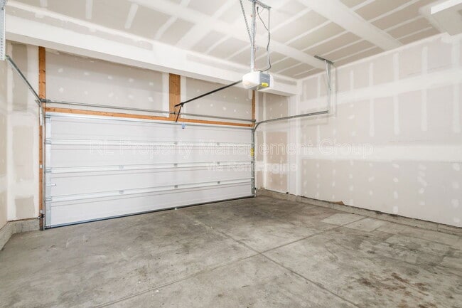 Building Photo - 3306 Lauren Fields Dr S