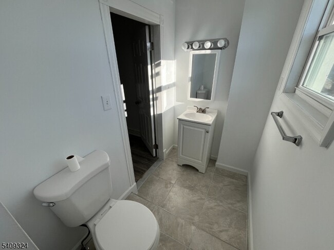 Building Photo - 220 Filmore St