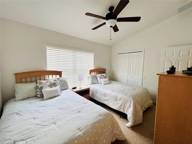 Building Photo - 2413 Silver Palm Dr