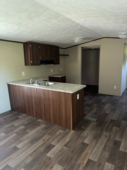 Building Photo - 497 Westover Dr