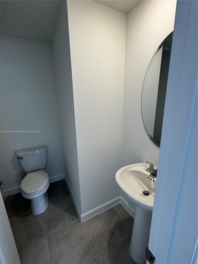 Building Photo - 128 SW 184th Way