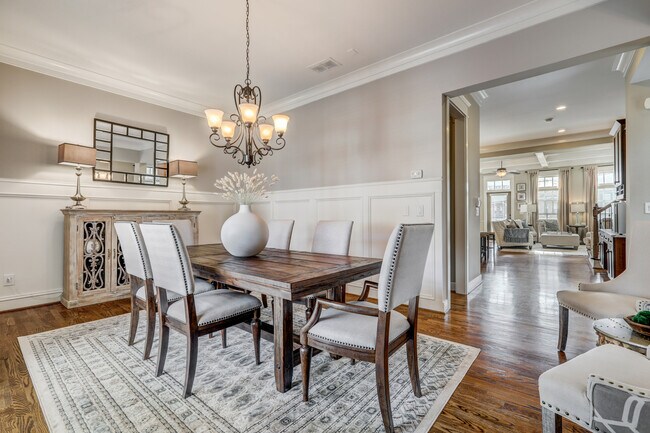 Building Photo - 2114 W Village Xing